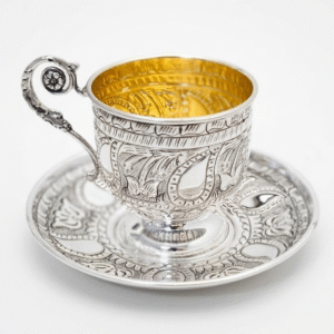 ​סט גביע ותחתית מכסף בעיצוב בוכרי – עבודה אמנותית (196 גרם)