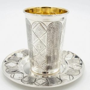 סט כוס קידוש ותחתית מכסף דגם יהלום וטקסטורה עשירה – 189 גרם
